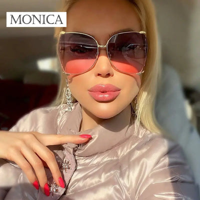 Trendy New Vintage Oversized Metal Hollow Sunglasses Women Brand Designer Fashion Luxury Pearl Sun Glasses Female Color Shades 
